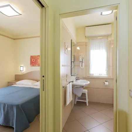 Appartamenti Per Vacanze Anchisemare 3* Alba Adriatica