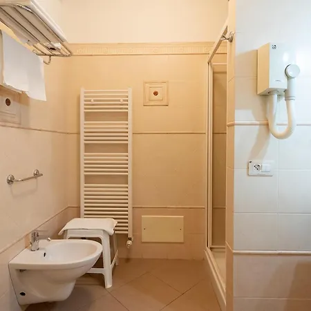 Appartamenti Per Vacanze Anchisemare 3*