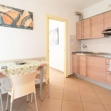 Appartamenti Per Vacanze Anchisemare 3* Alba Adriatica