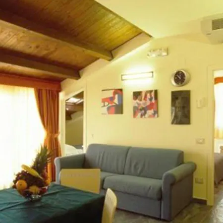 Appartamenti Per Vacanze Anchisemare 3* Alba Adriatica