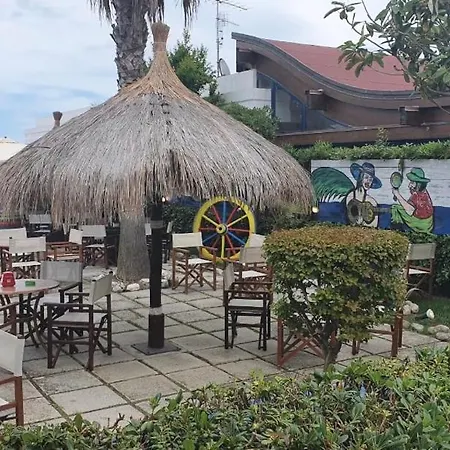 Aparthotel Appartamenti Per Vacanze Anchisemare 3*