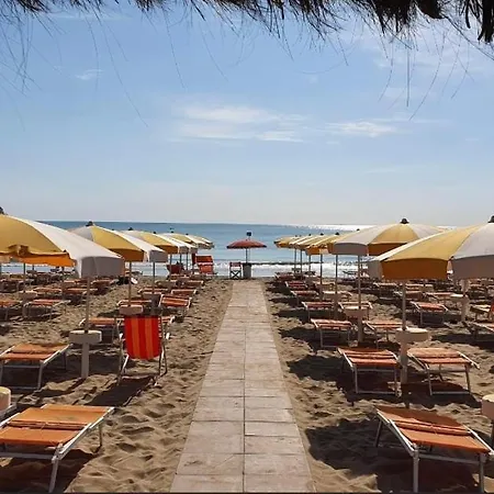 Anchisemare Lägenhetshotell Alba Adriatica