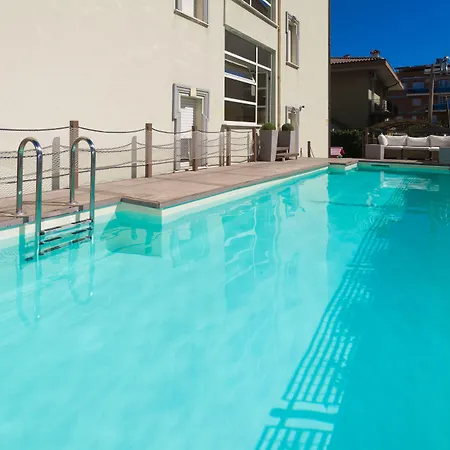 Appartamenti Per Vacanze Anchisemare Aparthotel Alba Adriatica