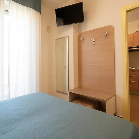 Aparthotel Appartamenti Per Vacanze Anchisemare Alba Adriatica