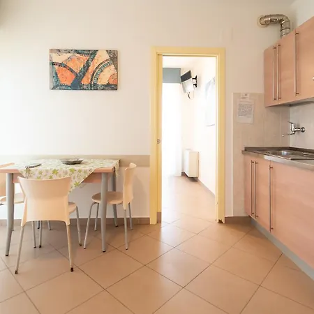 Appartamenti Per Vacanze Anchisemare Alba Adriatica
