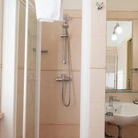 Aparthotel Appartamenti Per Vacanze Anchisemare 3*