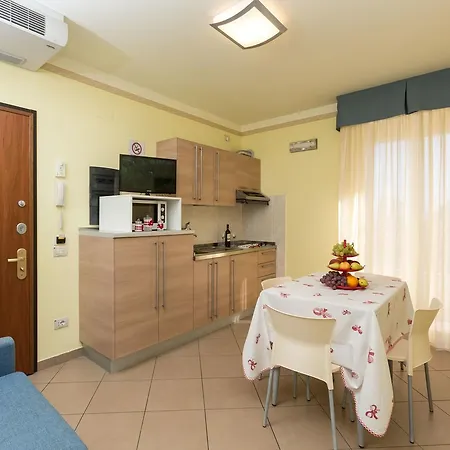 Anchisemare Lägenhetshotell Alba Adriatica