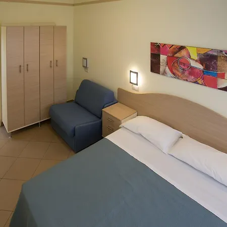 Aparthotel Appartamenti Per Vacanze Anchisemare 3*