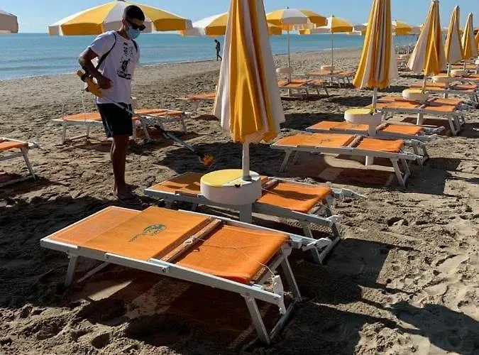 Aparthotel Appartamenti Per Vacanze Anchisemare 3*