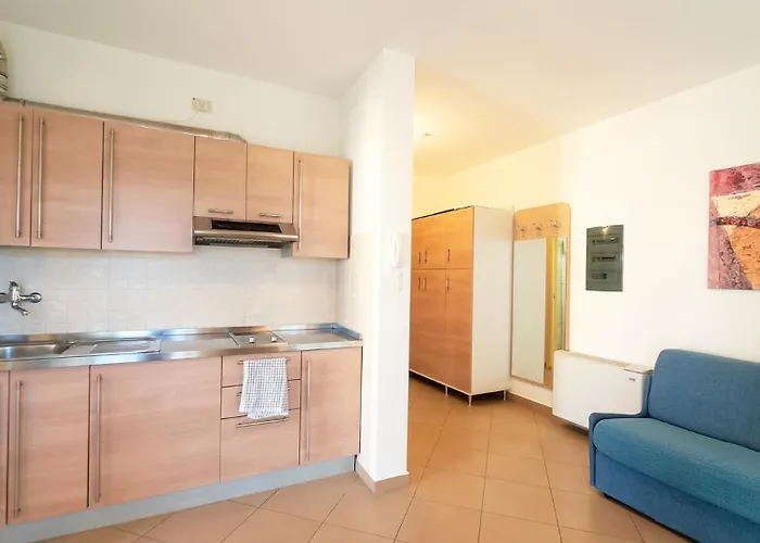 Appartamenti Per Vacanze Anchisemare Aparthotel