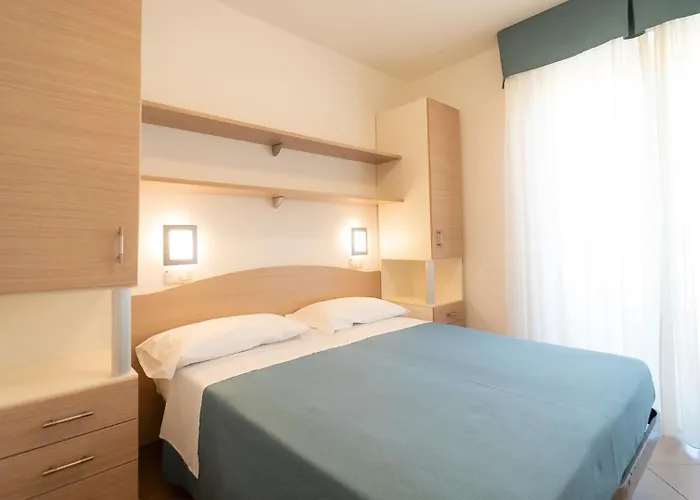 Aparthotel Per Vacanze Anchisemare 3*