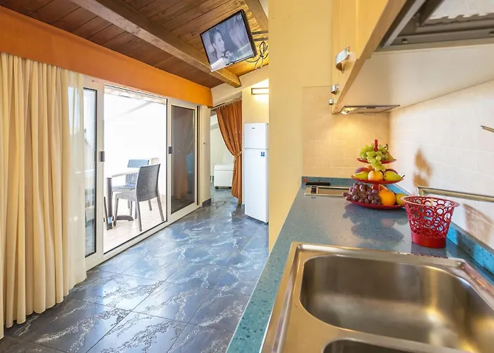 Appartamenti Per Vacanze Anchisemare Aparthotel Alba Adriatica