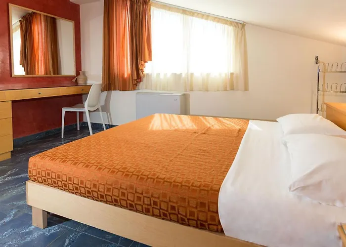 Appartamenti Per Vacanze Anchisemare Aparthotel 3*