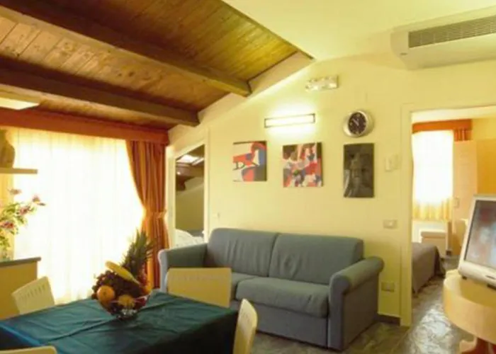 Appartamenti Per Vacanze Anchisemare 3* Alba Adriatica