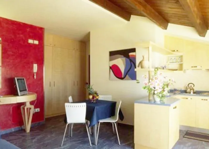 Appartamenti Per Vacanze Anchisemare 3*