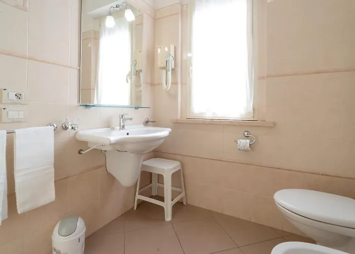 Appartamenti Per Vacanze Anchisemare 3* Alba Adriatica