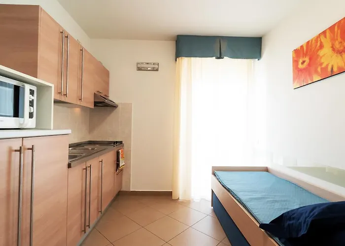 Aparthotel Per Vacanze Anchisemare 3*